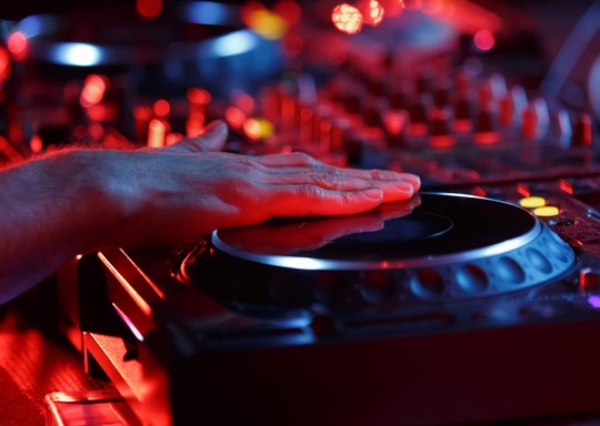 DJ Akuten